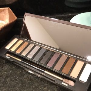 Naked Smoky Palette 🔥